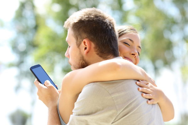 The Problem with Shopping for Relationships Online - PsychAlive